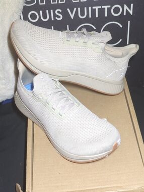 Flux Adapt Runner Sneakers Light Beige Size 9 Men's Size 10.5 Women's ONLY $125